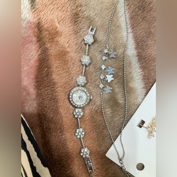 Custom watch for women - Picture 2 of 2